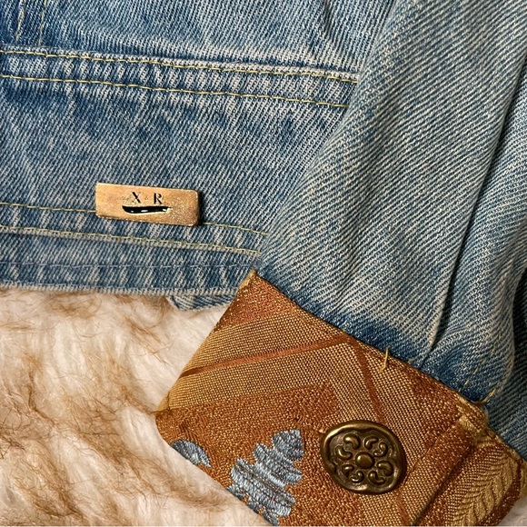 Vintage 80’s Cache’ crop beaded denim tapestry jacket - Picture 7 of 10